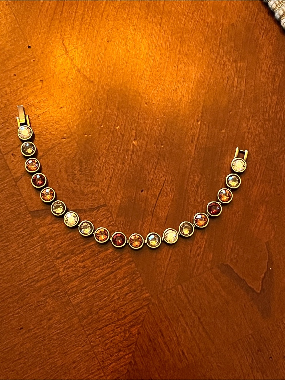 Hot‼️Touchstone Jewelry Brass tone shades of amber bracelet 7 1/4 in - Picture 2 of 10